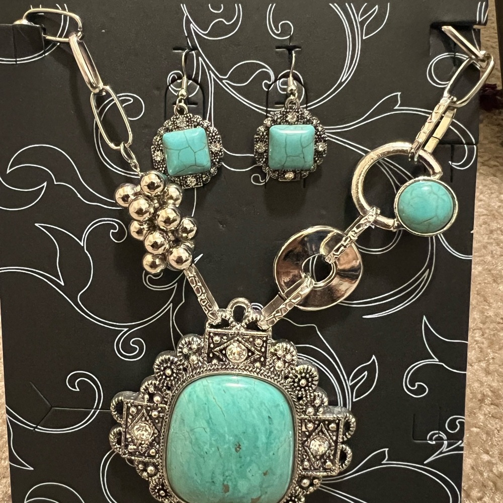Turquoise and Silver Women's Jewelry Set